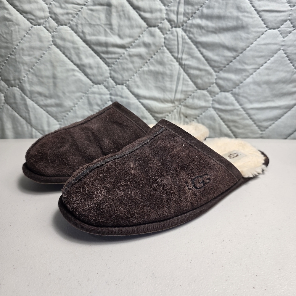 UGG Scuff Slippers Men’s Sz 11 Espresso Suede Sheepskin Wool Lined